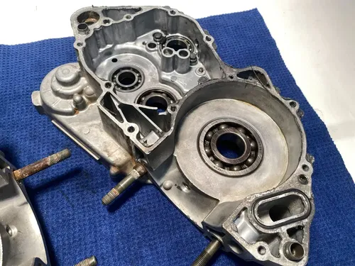 2000 YAMAHA YZ250 OEM RIGHT ONLY ENGINE MOTOR CRANKCASE CASE RIGHT BLOCK OEM #2