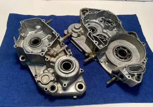 2000 YAMAHA YZ250 OEM RIGHT ONLY ENGINE MOTOR CRANKCASE CASE RIGHT BLOCK OEM #2