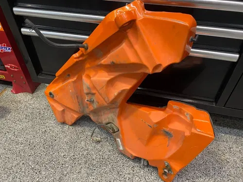 2005 KTM 950 ADVENTURE LEFT SIDE GAS TANK FUEL PETROL RESERVOIR OEM KTM