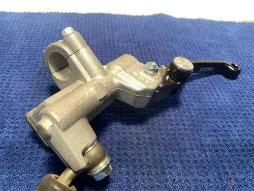 2000 Suzuki RM 125 Front Brake Caliper Master Cylinder Line RM 125 SUZUKI