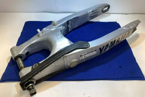 99-01 2001 YZ125 YZ 125 OEM Swingarm Swing Arm Rear Suspension Support Assembly