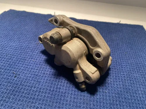 2002 YZ250f Front Brake Caliper NISSIN Pads Piston YAMAHA YZ250F OEM 00-02