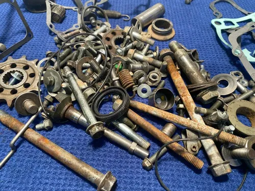 2000 RM 125 OEM SUZUKI MISC FRAME & MOTOR HARDWEAR BOLTS SUZUKI OEM HARDWEAR #2