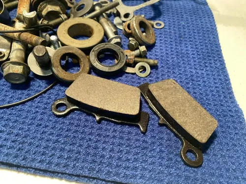 2000 RM 125 OEM SUZUKI MISC FRAME & MOTOR HARDWEAR BOLTS SUZUKI OEM HARDWEAR #2