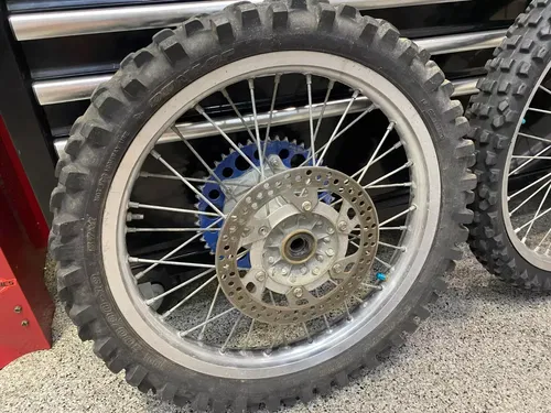 2001 YAMAHA YZ125 YZ250 OEM YZ FRONT & REAR TIRE HUB WHEEL ASSEMBLY YAMAHA #01