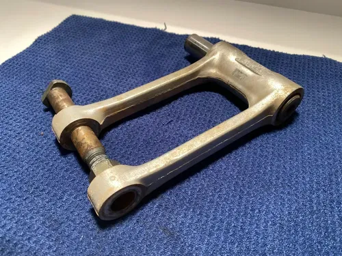 2002 04 YZ250F YZ250 Rear Shock Linkage Cushion Link Connecting Rod Swingarm
