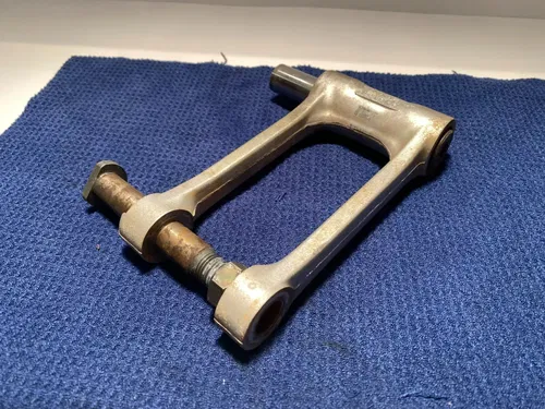 2002 04 YZ250F YZ250 Rear Shock Linkage Cushion Link Connecting Rod Swingarm
