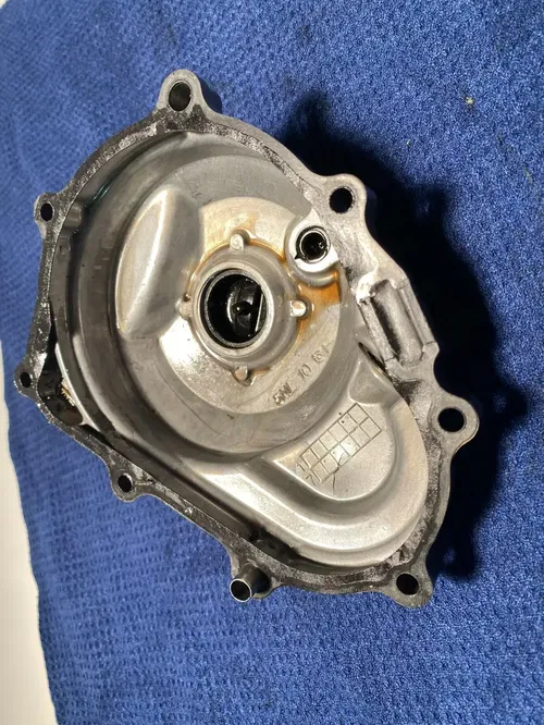 2002 Yamaha YZ250F WR250F Engine Stator Ignition Magneto Case Cover YZ250F