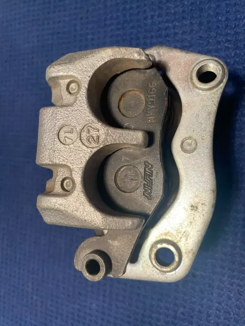 2002 YZ250f Front Brake Caliper NISSIN Pads Piston YAMAHA YZ250F OEM 00-02
