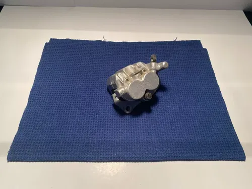 2002 YZ250f Front Brake Caliper NISSIN Pads Piston YAMAHA YZ250F OEM 00-02