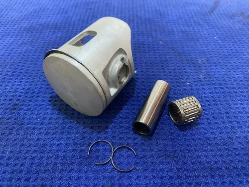 2001 YZ 125 YAMAHA PISTON PIN AND BEARING ASSEMBLY YZ 125 YAMAHA PISTON KIT