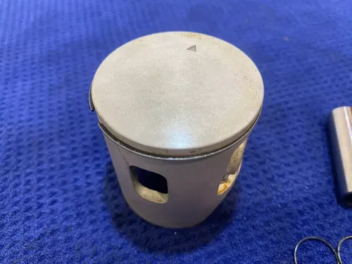 2001 YZ 125 YAMAHA PISTON PIN AND BEARING ASSEMBLY YZ 125 YAMAHA PISTON KIT