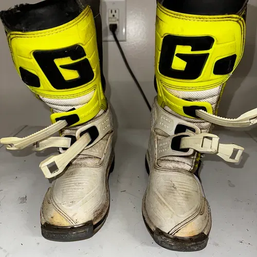 Youth Gaerne Boots Size 4 MX Locker