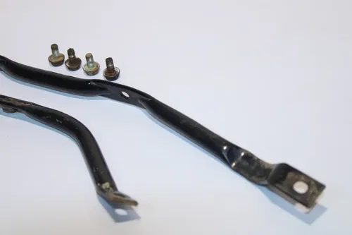 1985-1988 Yamaha Moto 4 Yfm80 OEM Front Fender Stay Brackets Set Pair