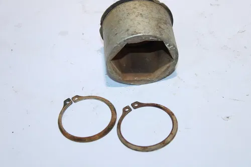 2001 Polaris Xplorer 250 4x4 Axle Extrusion Nut Retainer 5510313