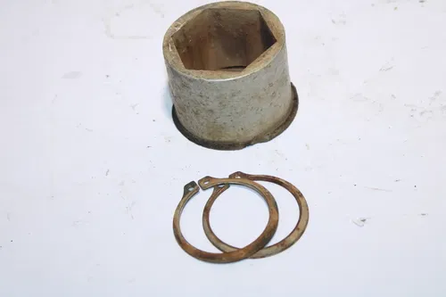 2001 Polaris Xplorer 250 4x4 Axle Extrusion Nut Retainer 5510313