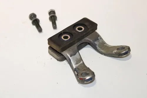 2002 Yamaha Yzf R6 Gas Tank Fuel Cell Petrol Reservoir Front Bracket Mount