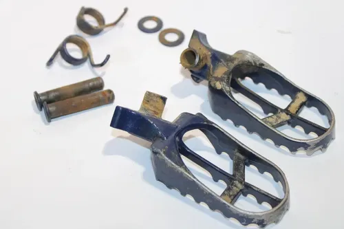 1999 Yamaha Yz400f Left Right Foot Rests Pegs Set OEM