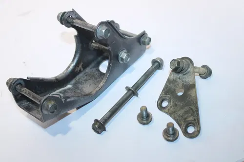 1999-2004 Yamaha Ttr225 OEM Engine Mounting Bolts Hardware Motor Screws