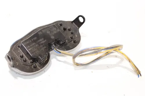 2002 Yamaha Yzf R6 Rear Tail Taillight Back Brake Light Damaged Wires