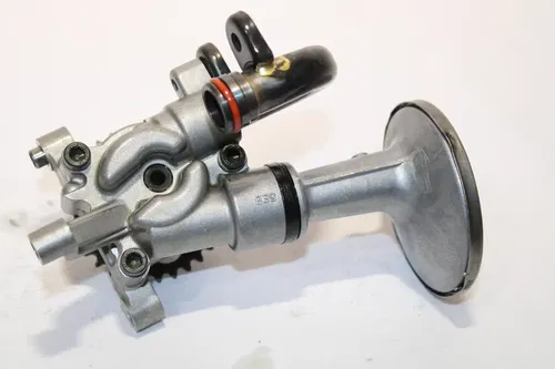 1999-2002 Yamaha Yzf R6 Engine Motor Oil Pump 5MT-13300-00-00