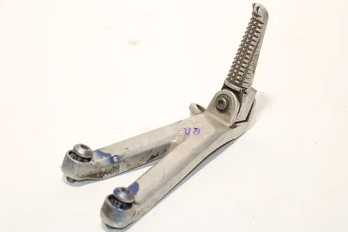 2002 Yamaha Yzf R6 Right Rear Back Passenger Peg Assembly