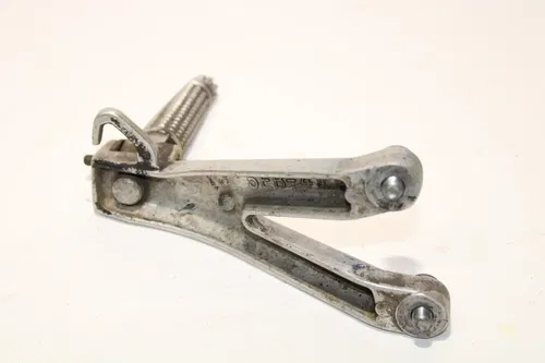 2002 Yamaha Yzf R6 Right Rear Back Passenger Peg Assembly