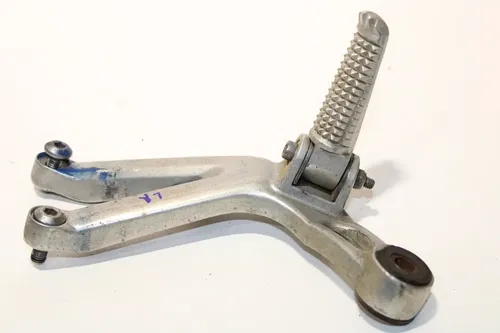 2002 Yamaha Yzf R6 Left Rear Back Passenger Peg Assembly