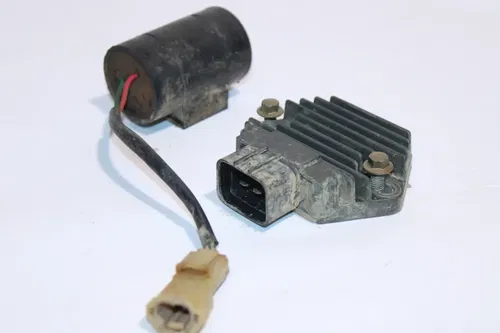 2004-2005 Honda 450 Trx450r OEM Rectifier Voltage Regulator And Condensor