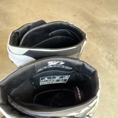 Size 9 tech 10 black/white alpinestars boots 