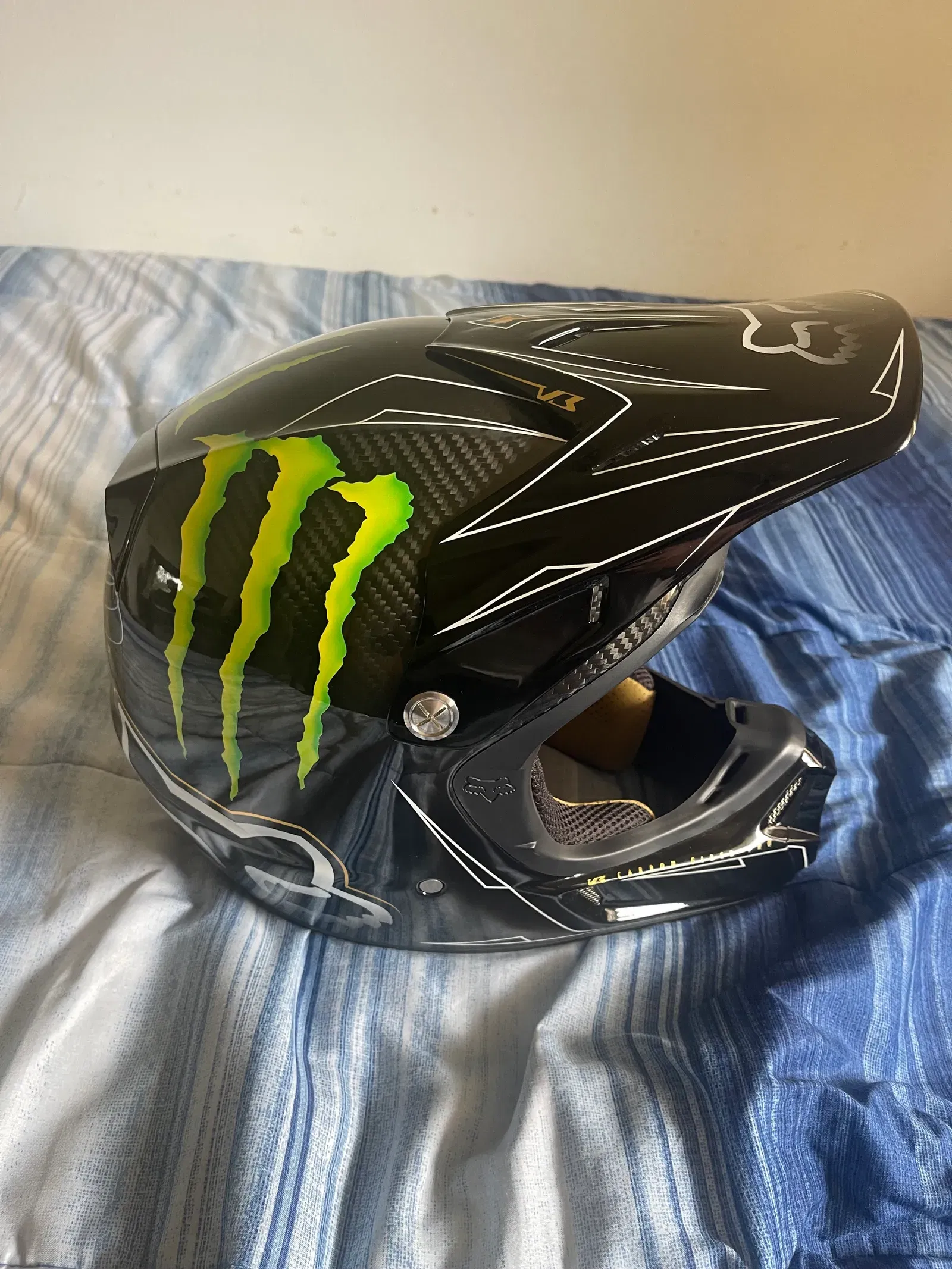 Fox Racing Carbon Fiber V3 Helmet