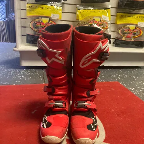 Text Seven Size 10 Boots