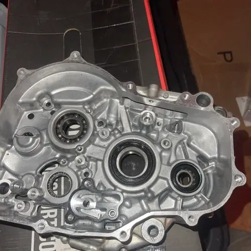 2022 Crf 250r Right Side Engine Case (damaged)