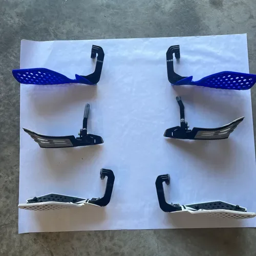 Acerbis Hand Guards Used

3 Sets
Blue 
White
Grey
Retail New Is $40.00 A Pair