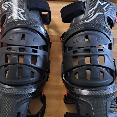 Knee Braces 
Alpinestars Bionic 10
Carbon Fiber 