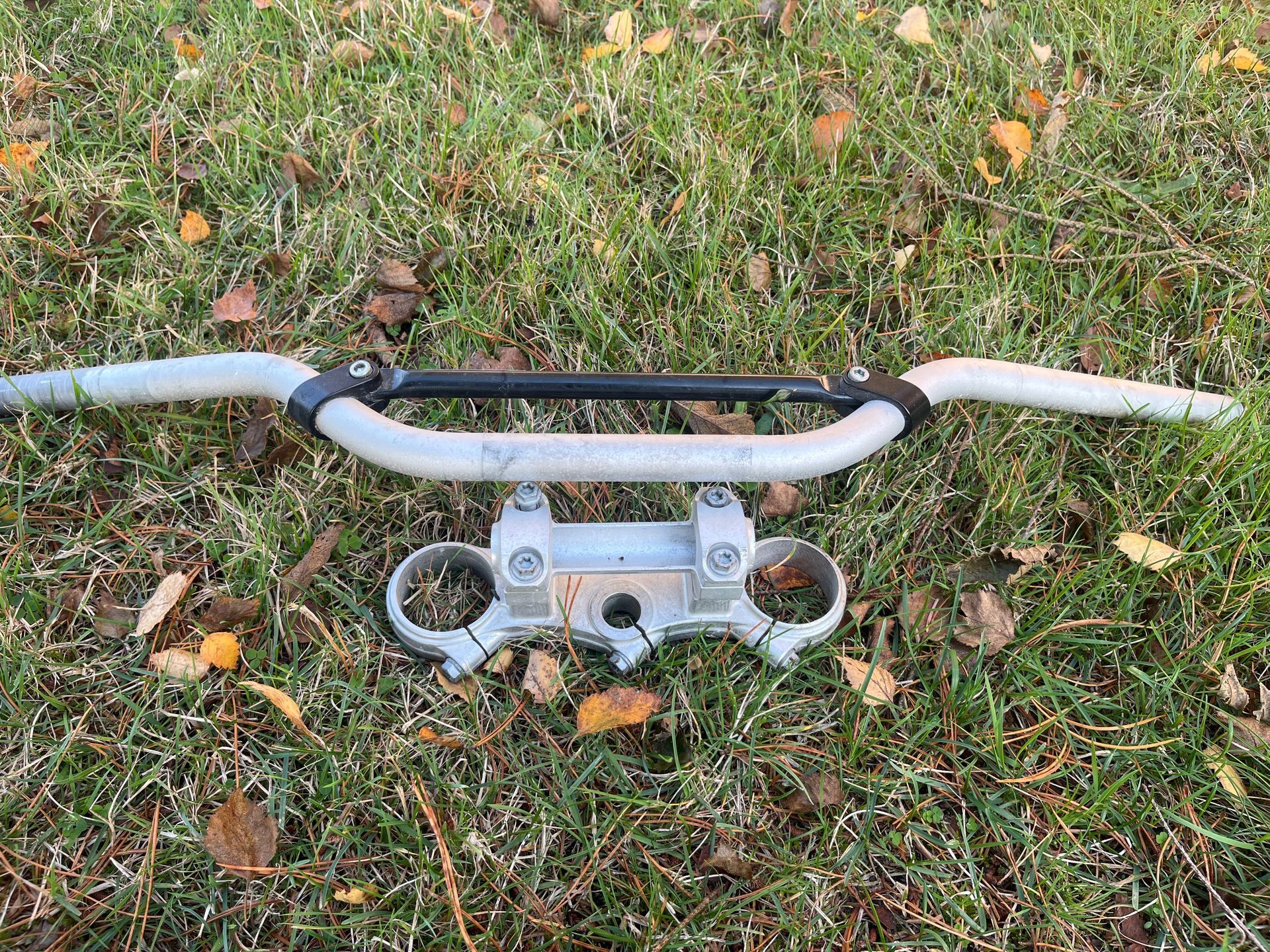 Ktm 105 Triple Clamp/mounts/Bars