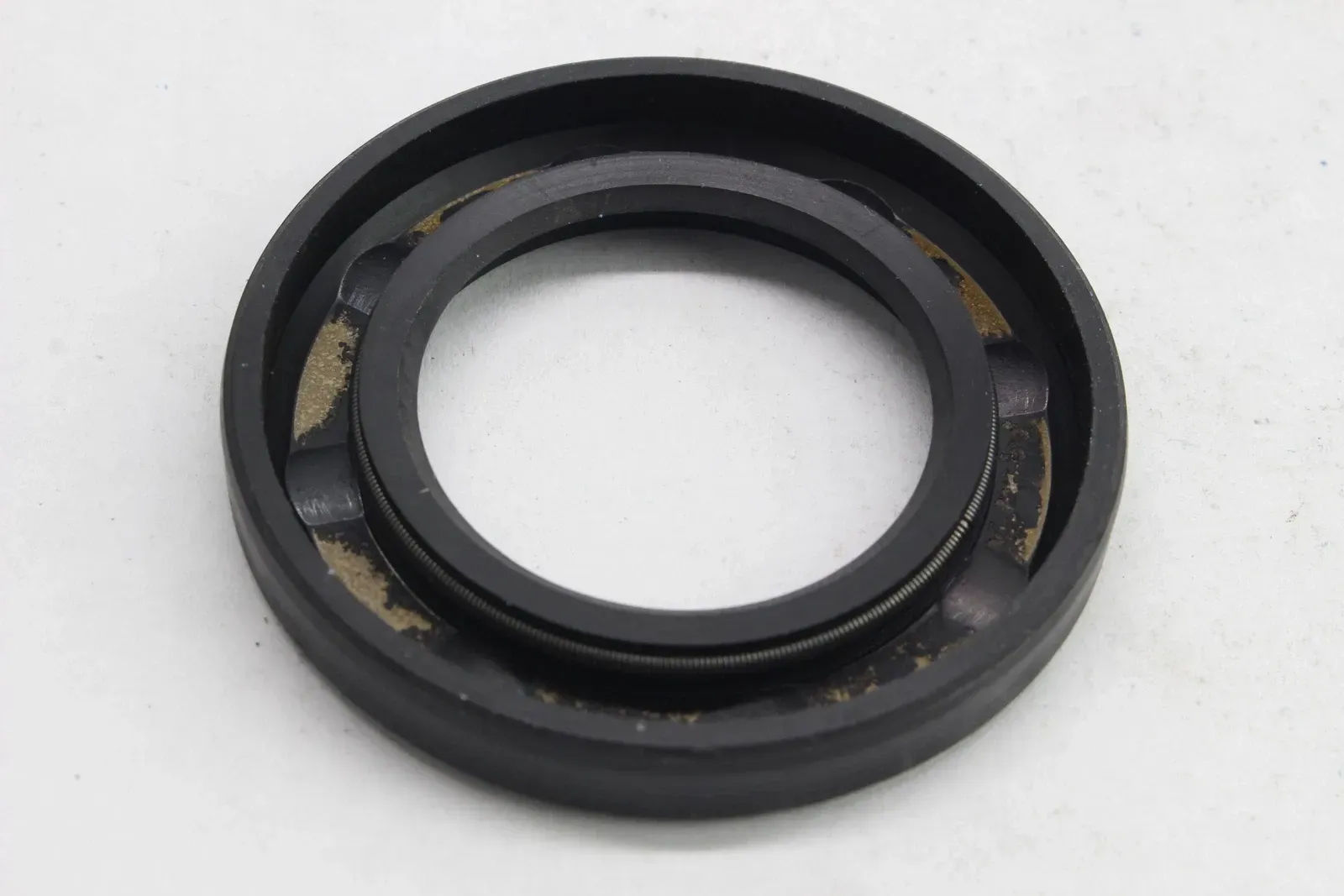 1984+ Harley-Davidson Prim. Main Shaft Seal k2688