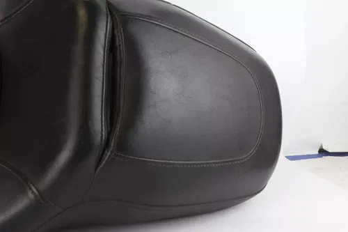 2011 Harley-davidson Street Glide Cvo Flhxse2 Front Drivers Seat c7248