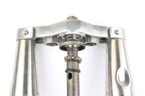 2004 Yamaha V Star 650 Front Forks Clamp Triple Tree Stem Assembly r4785