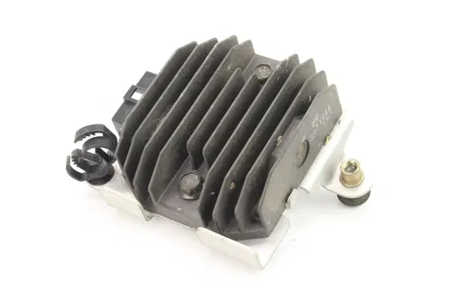 2004 Yamaha Fz6 Rectifier Voltage Regulator W Mount And Hardware 0896