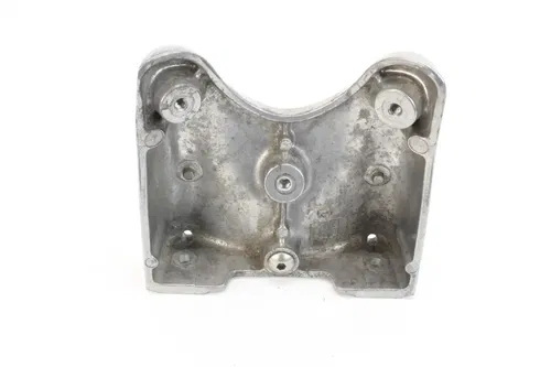 2002 Suzuki Intruder 1500 Front Wheel Fender Mount Bracket Holder 0201