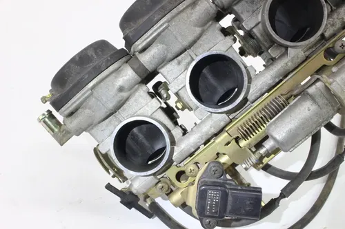2003 Yamaha Yzf R6 Main Fuel Injectors / Throttle Bodies k2458