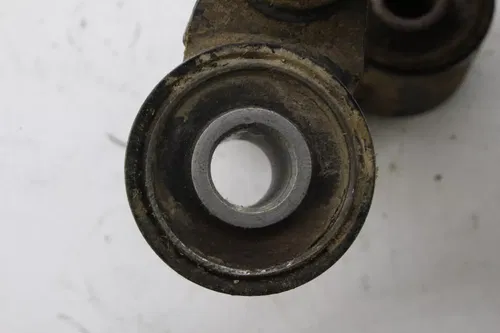 2000 E-ton Txl50 Engine Mount Bolt W/ Bushings H5639