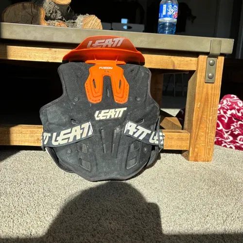 Leatt Chest Protector With Neck Brace 