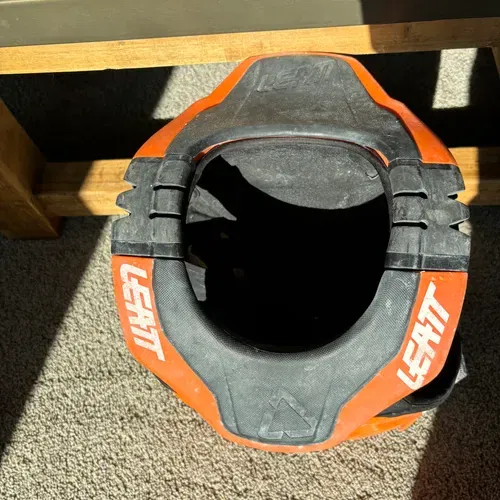 Leatt Chest Protector With Neck Brace 