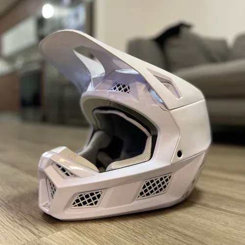 Fox Racing V3 Helmet - Size M