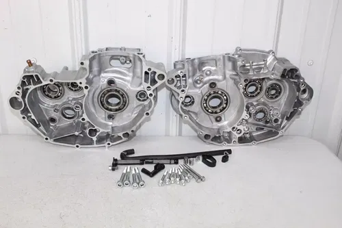 NEW 2019 - 2023 Kawasaki KX450 OEM Engine Crankcase Set 14001-0696 Cases KX 450