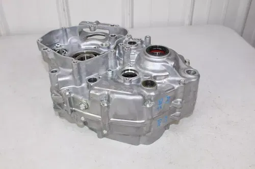 NEW 2019 - 2023 Kawasaki KX450 OEM Engine Crankcase Set 14001-0696 Cases KX 450