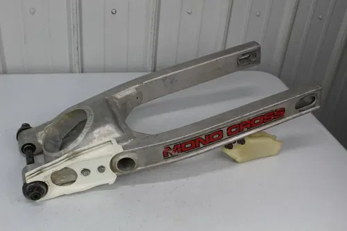 1986 Yamaha YZ250 OEM Swingarm assembly Swing Arm YZ 250 490 86/2