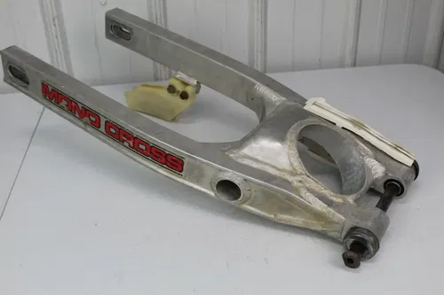 1986 Yamaha YZ250 OEM Swingarm assembly Swing Arm YZ 250 490 86/2